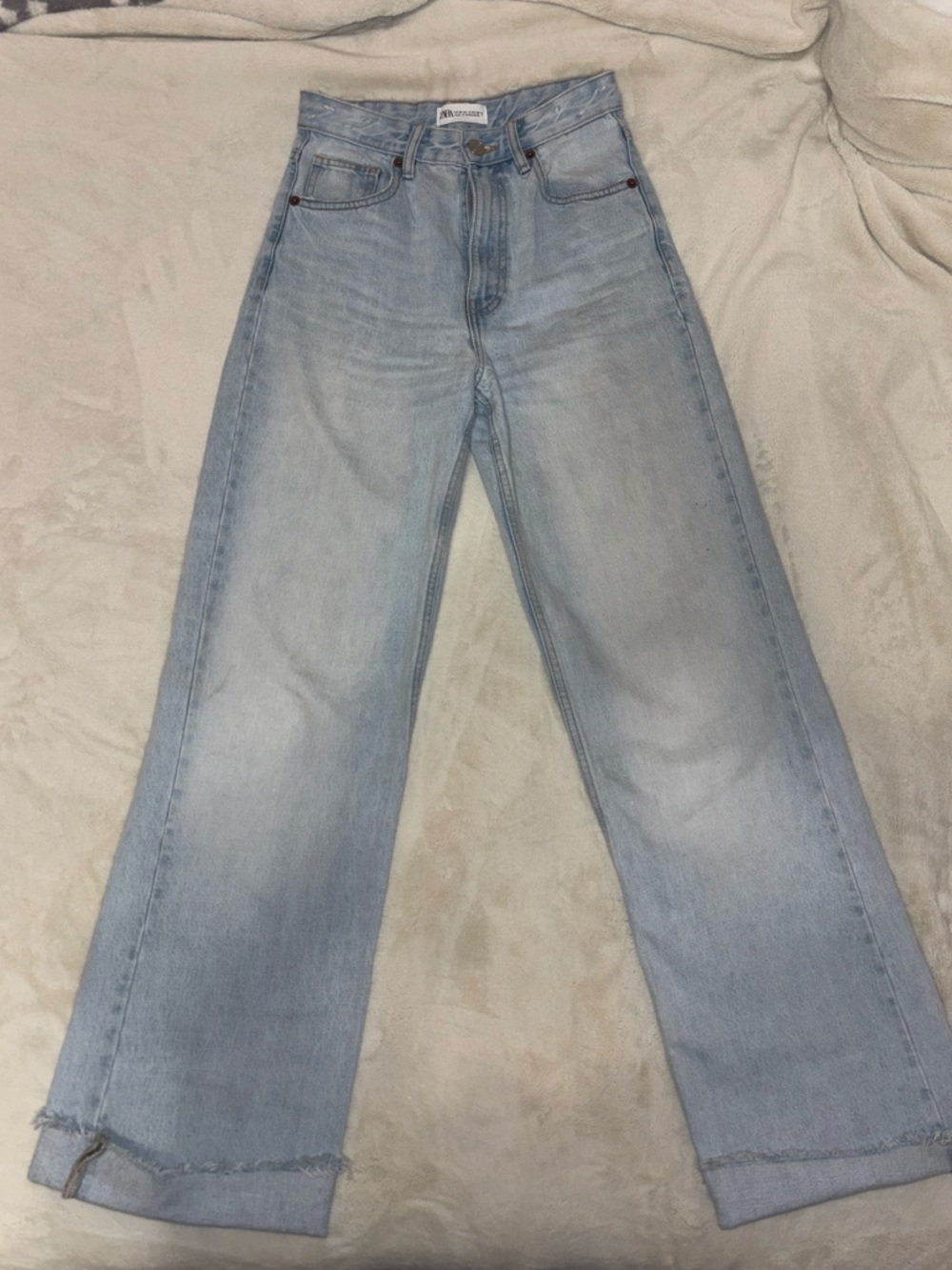 Zara Light Wash Denim Jeans - Classic Straight Leg